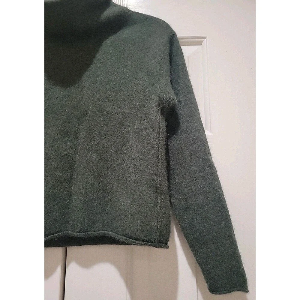 Free People 100% Cashmere ? Green Turtleneck Cropped Women Sweater Size XXS/XS - Picture 3 of 15
